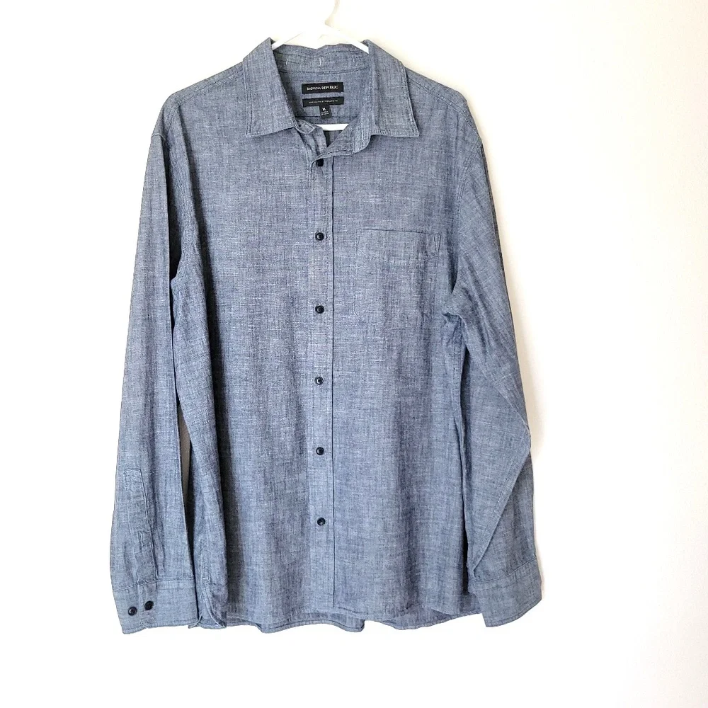 NWOT Banana Republic Untucked Standard-Fit Chambray Blue Button-Down Shirt - XL